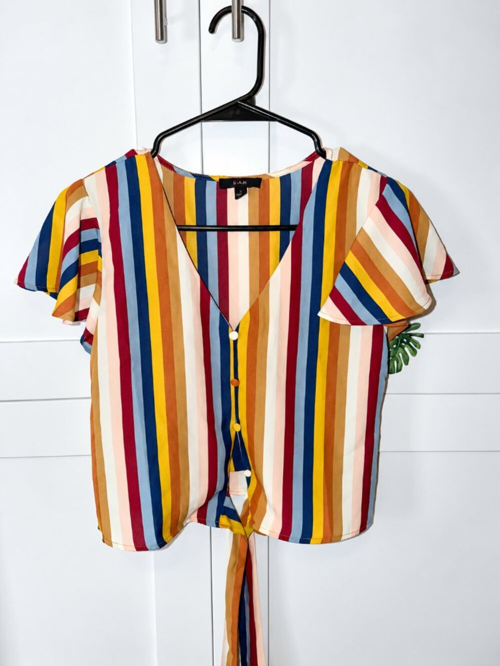 E&M - Multicolor Striped Tie-Front Flutter Sleeve Top – Size Small